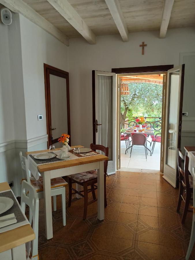 Le Zampolle B & B Colà Екстериор снимка