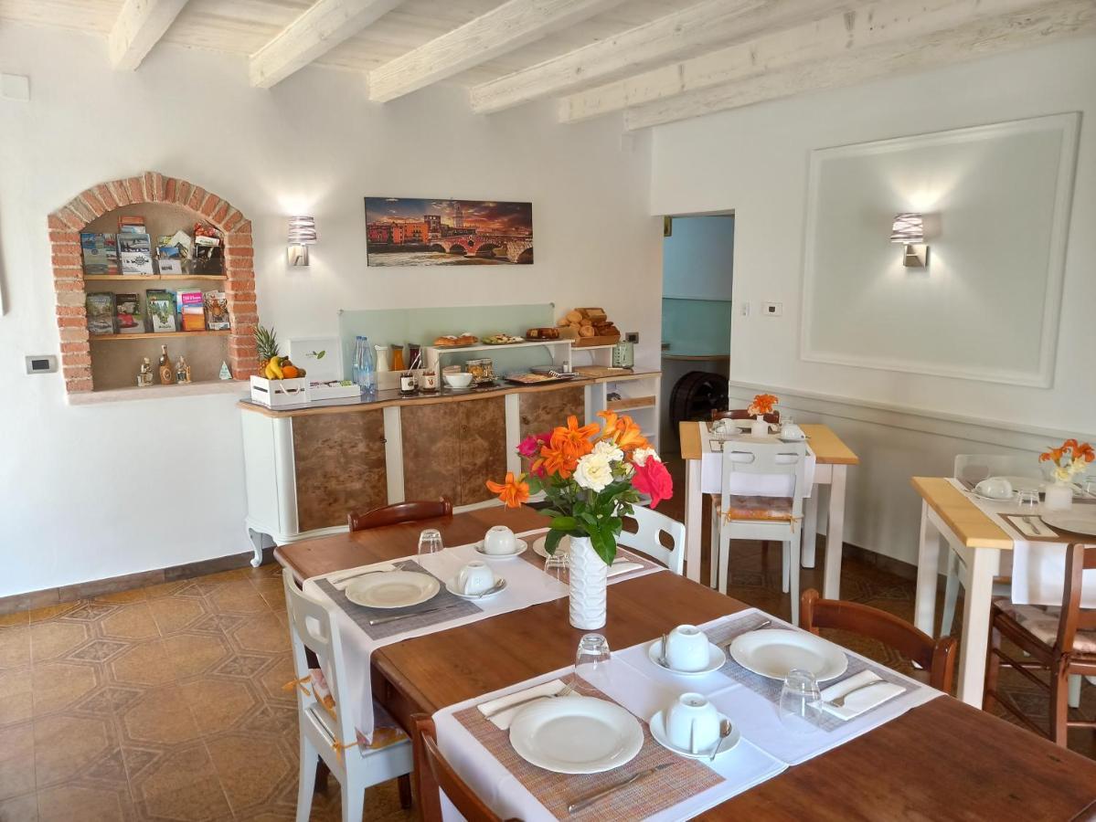 Le Zampolle B & B Colà Екстериор снимка