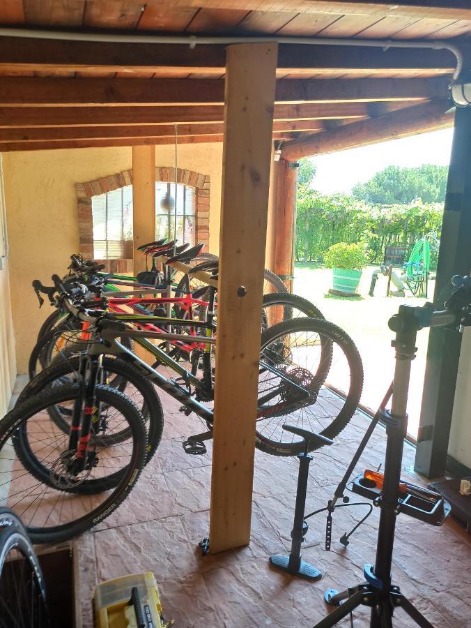 Le Zampolle B & B Colà Екстериор снимка